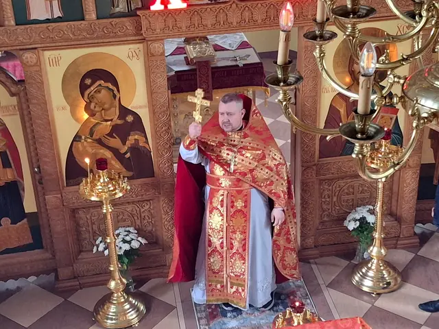У царских врат