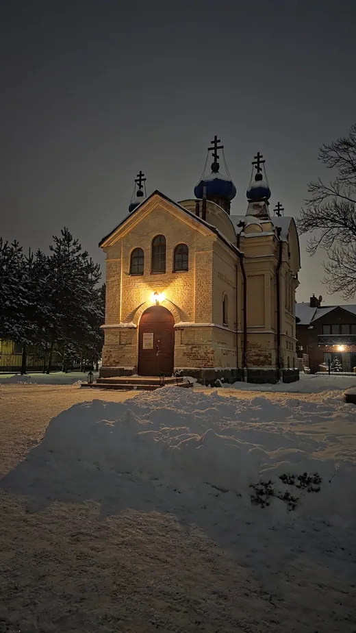 Храм зимой